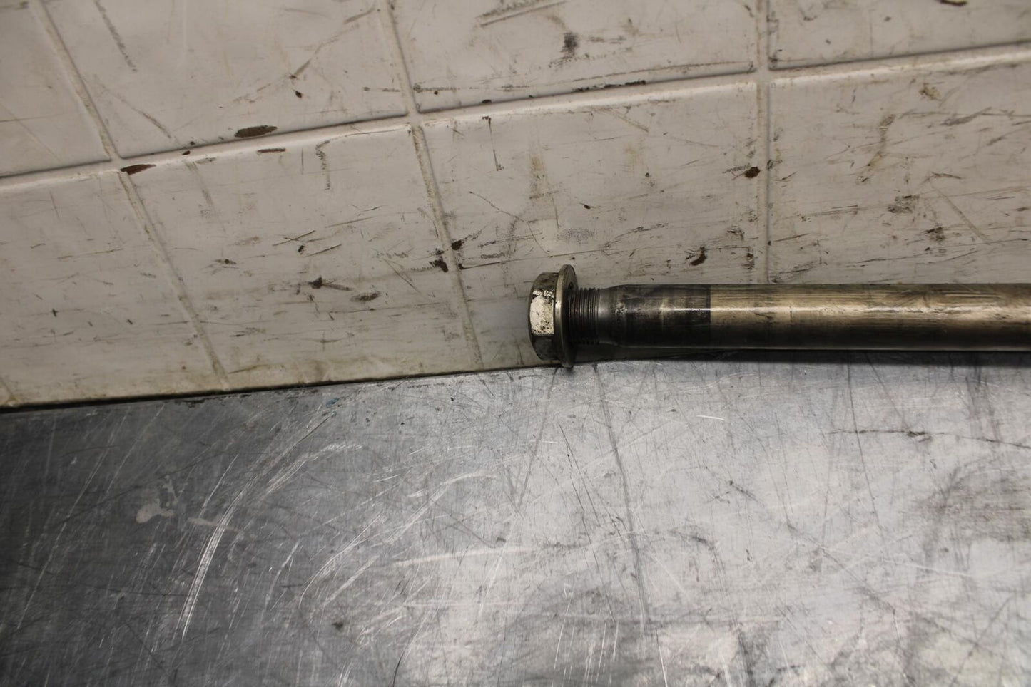 11-21 SUZUKI GSXR750 FRONT WHEEL RIM AXLE PIVOT BOLT BB474