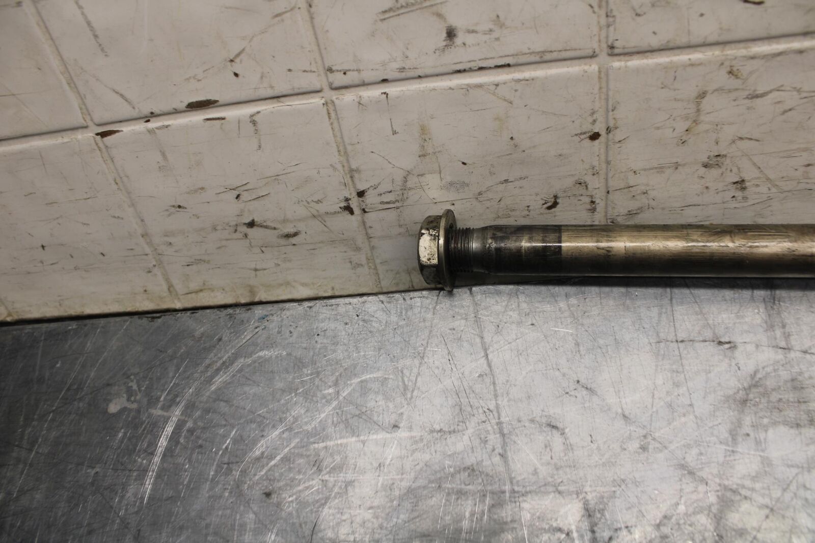 11-21 SUZUKI GSXR750 FRONT WHEEL RIM AXLE PIVOT BOLT BB474
