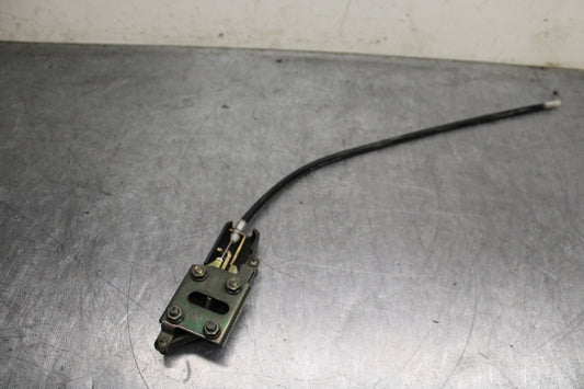 00-01 YAMAHA YZF R1 REAR PASSENGER SEAT LATCH LOCK ASSEMBLY BB755