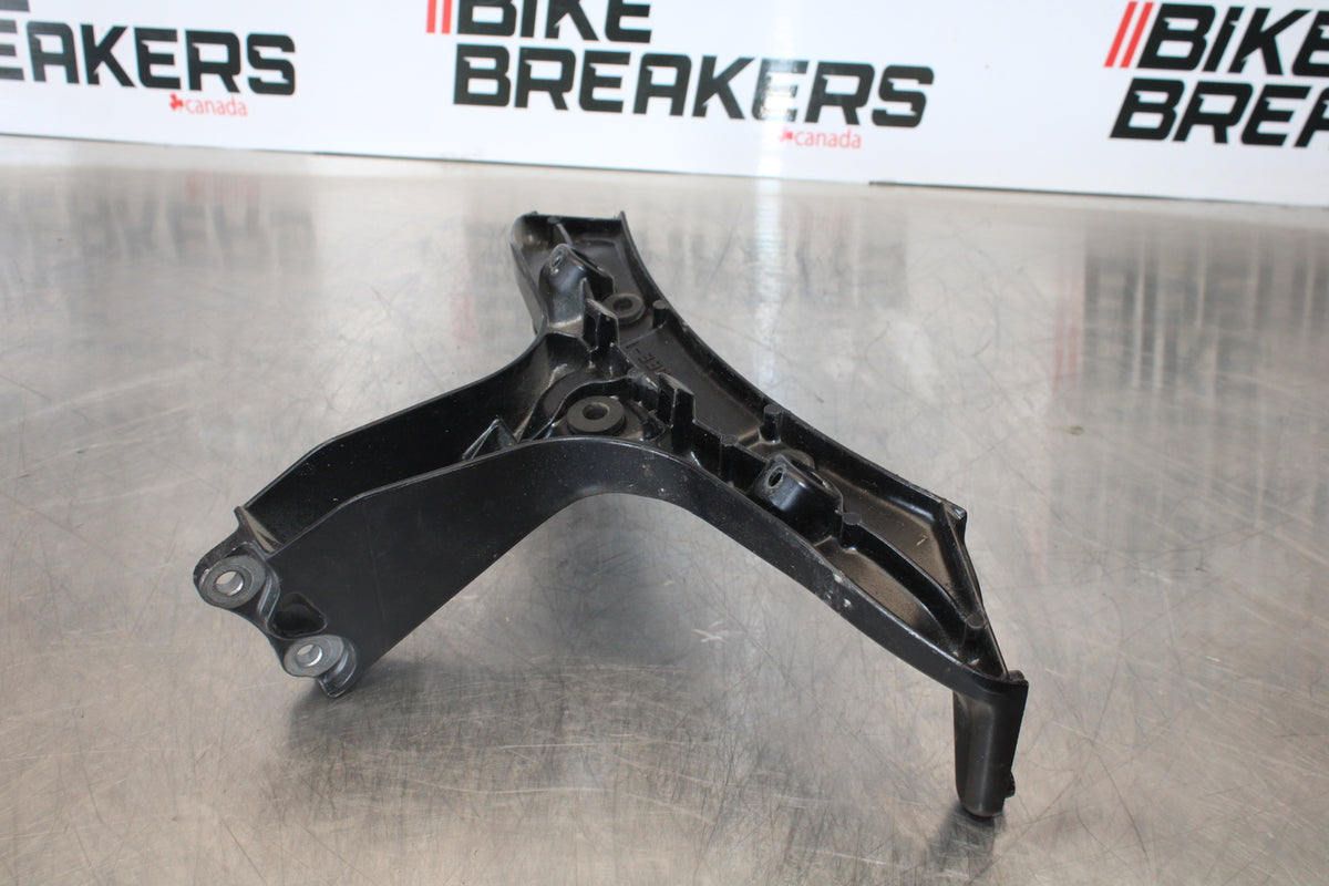 05-06 HONDA CBR600RR OEM UPPER FAIRING MIRROR GAUGES STAY BRACKET BB159