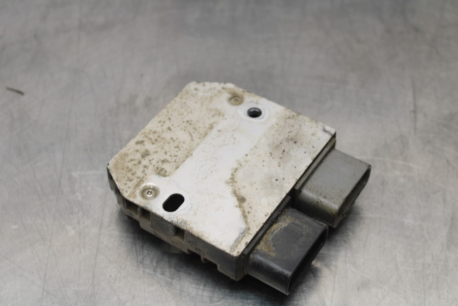 05 TRIUMPH ROCKET III RECTIFIER VOLTAGE REGULATOR BB186