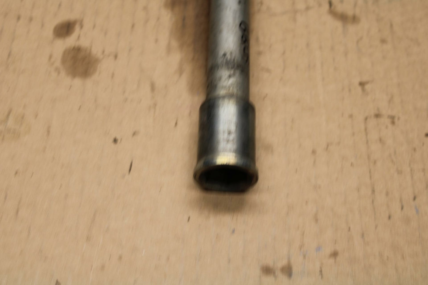 96-03 KAWASAKI NINJA ZX9R FRONT WHEEL RIM AXLE PIVOT BOLT BB01