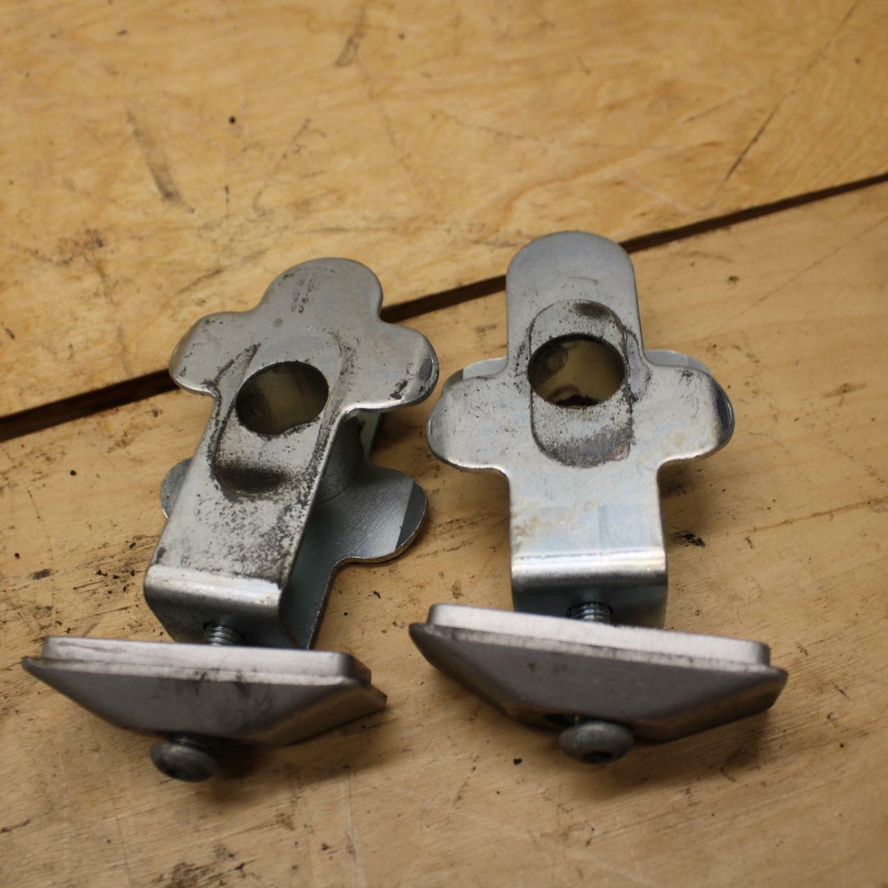 07-12 SUZUKI BANDIT 650S SWINGARM CHAIN TENSIONER ADJUSTMENT BRACKETS  BB328