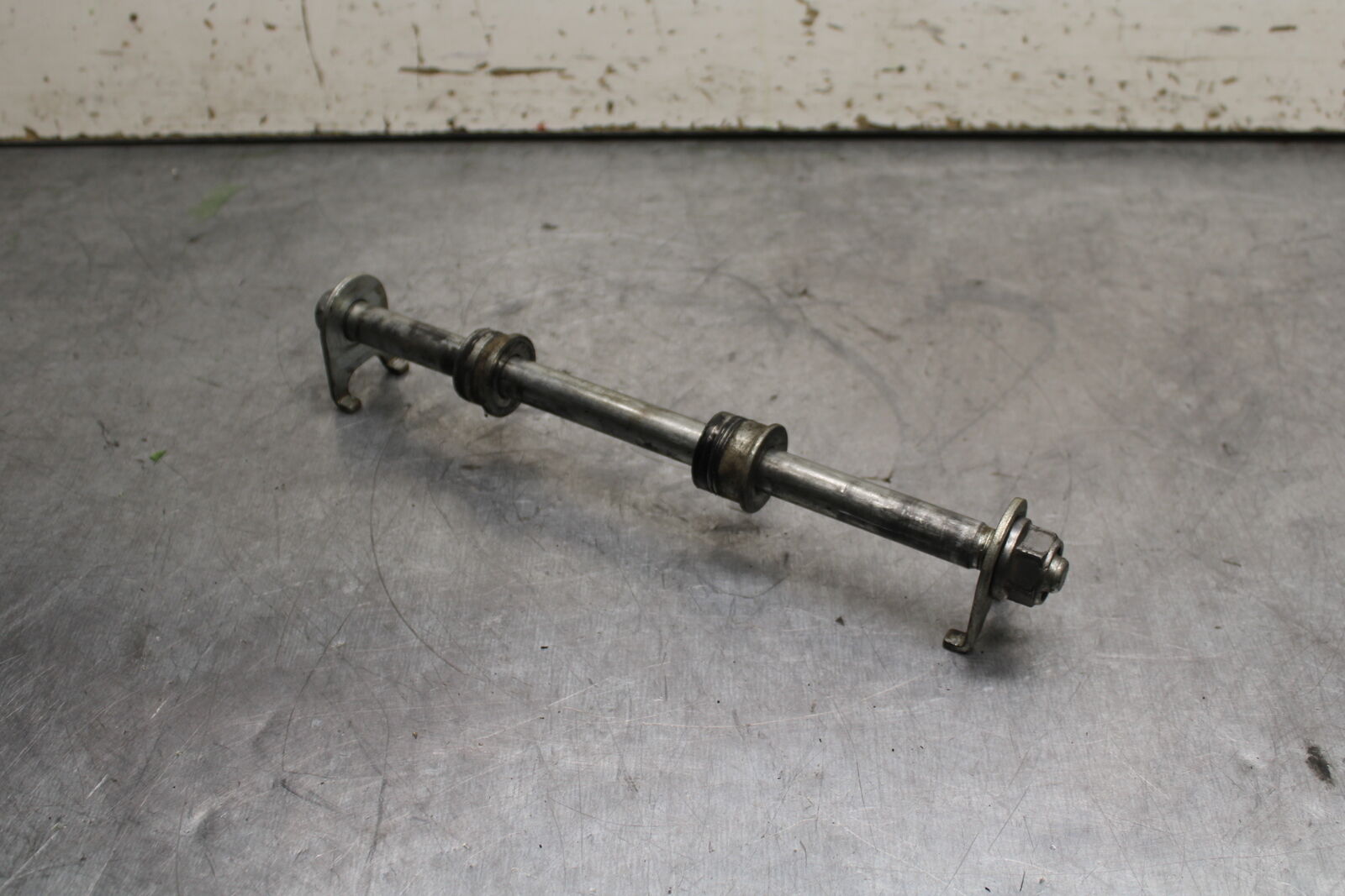 15-16 HONDA CB300F REAR AXLE BACK WHEEL RIM PIVOT BOLT AXEL BB740