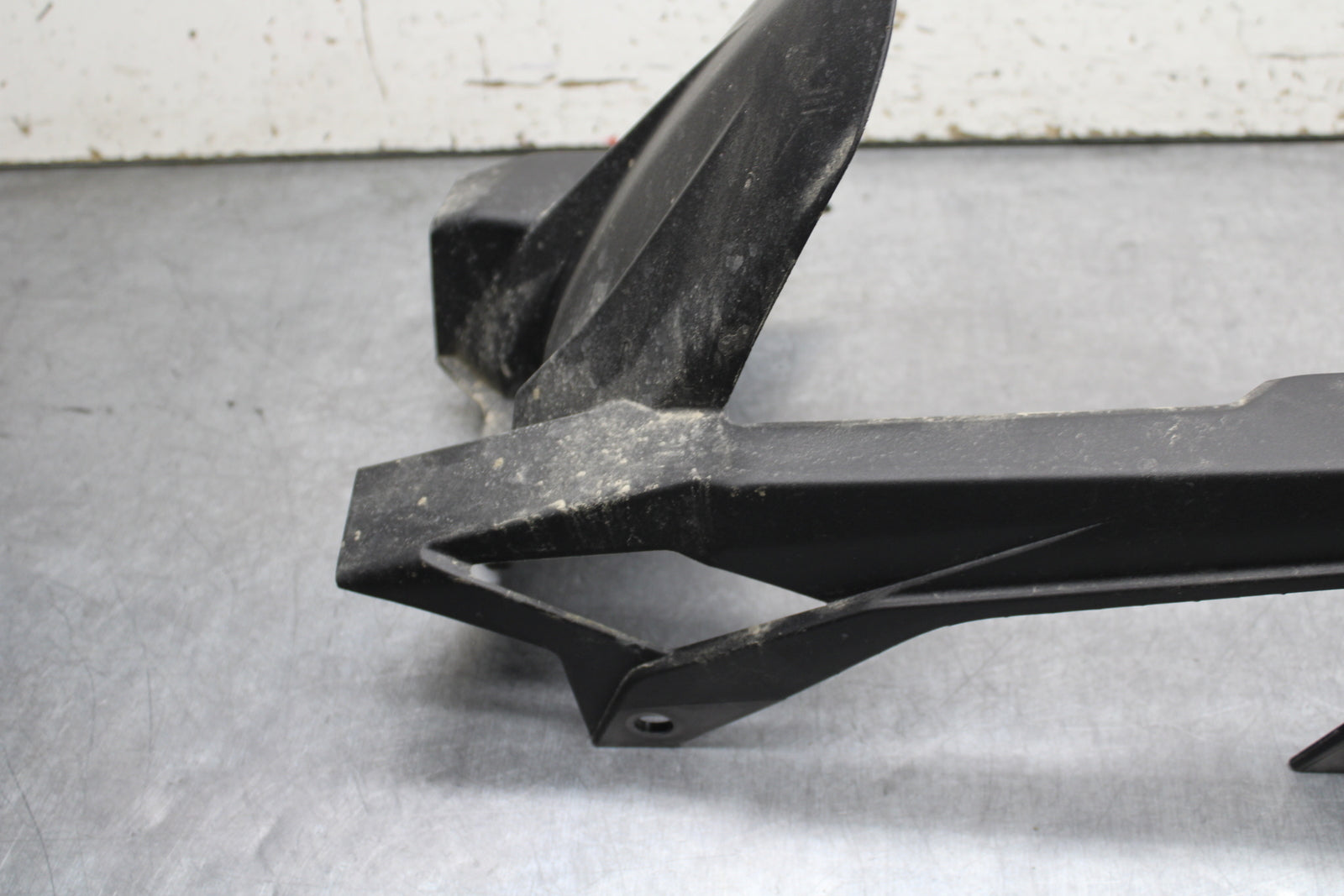 24 KAWASAKI NINJA 500 ABS REAR BACK WHEEL TIRE HUGGER FENDER BB730