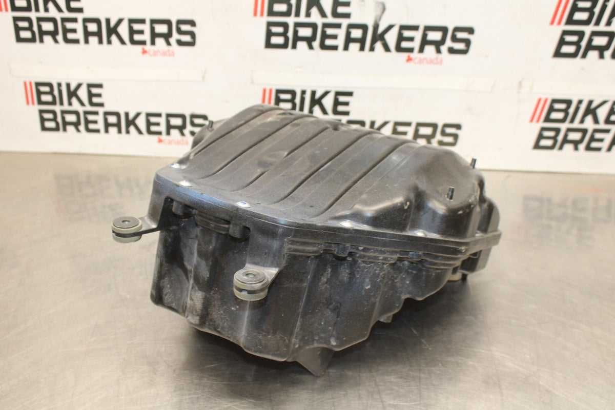 23 KAWASAKI Z900RS AIRBOX AIR INTAKE FILTER BOX BB935