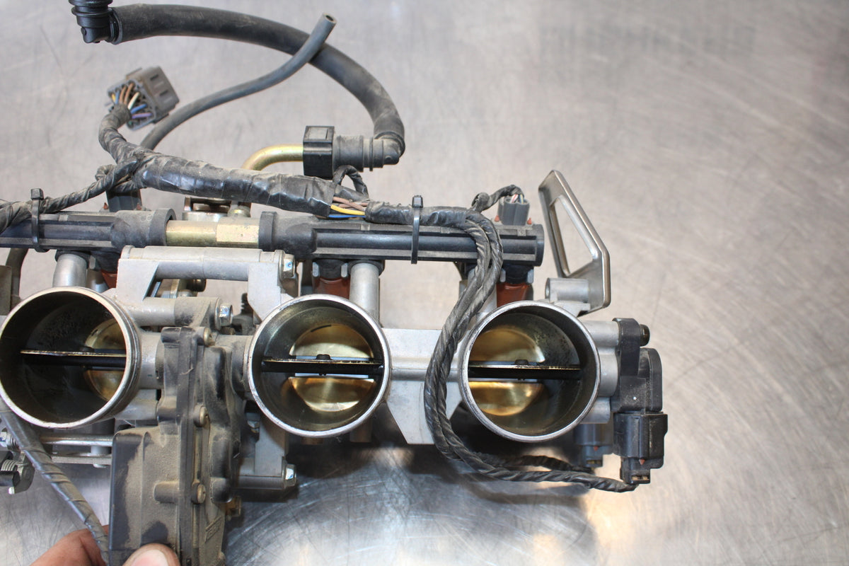 03-06 KAWASAKI Z1000 MAIN FUEL INJECTORS / THROTTLE BODIES BB164