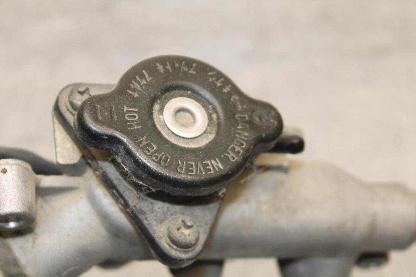 1998 Yamaha Vmax 1200 VMX1200 THERMOSTAT W HOUSING ASSEMBLY BB620