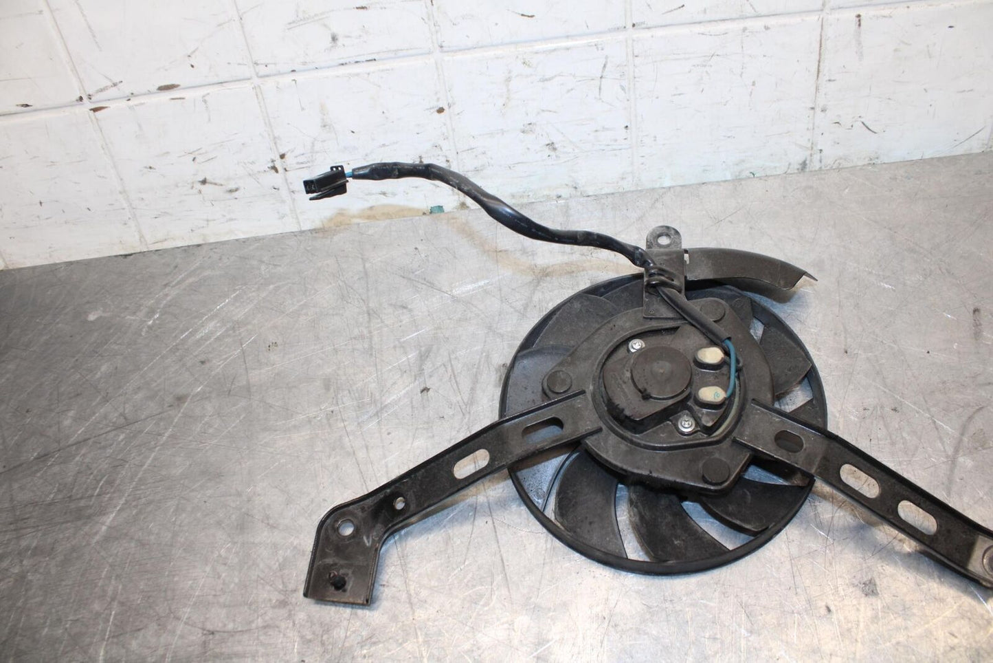 18-21 YAMAHA XSR700 ENGINE RADIATOR COOLING FAN bb475