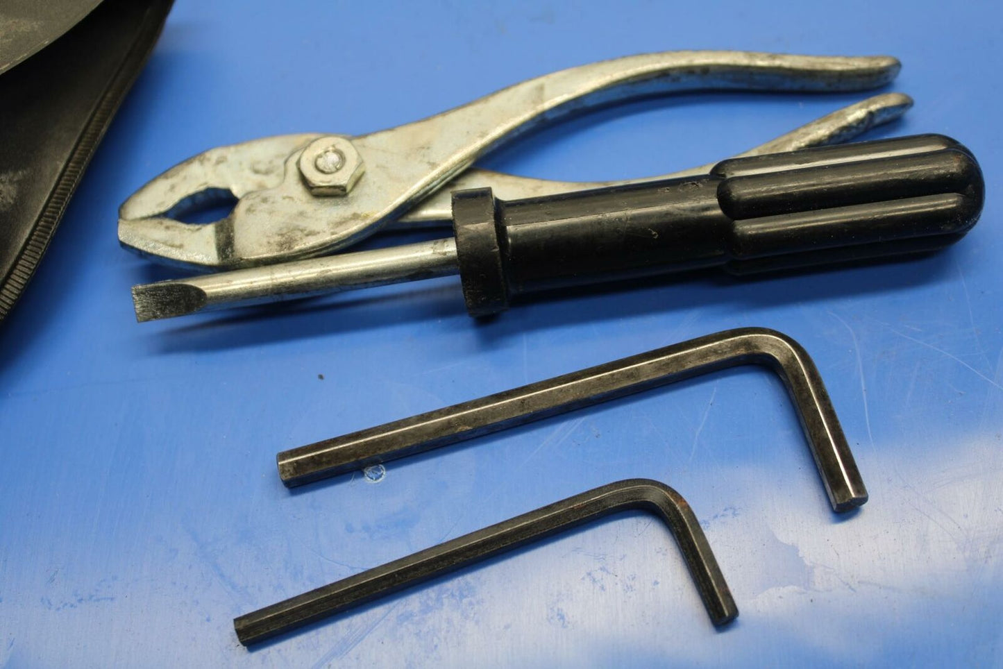 08-09 SUZUKI GSXR600 STOCK TOOLS OEM TOOL BAG KIT SET BB226