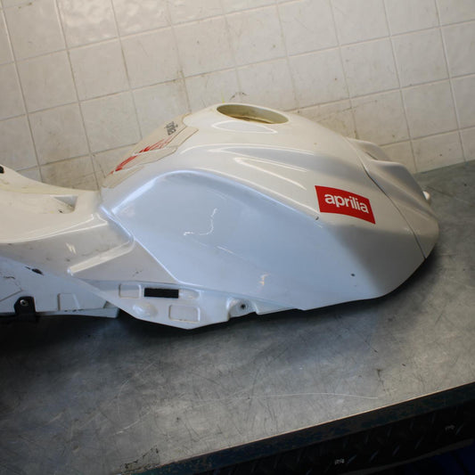 2010 Aprilia RSV1000R WHITE GAS TANK FUEL CELL PETROL RESERVOIR BB513