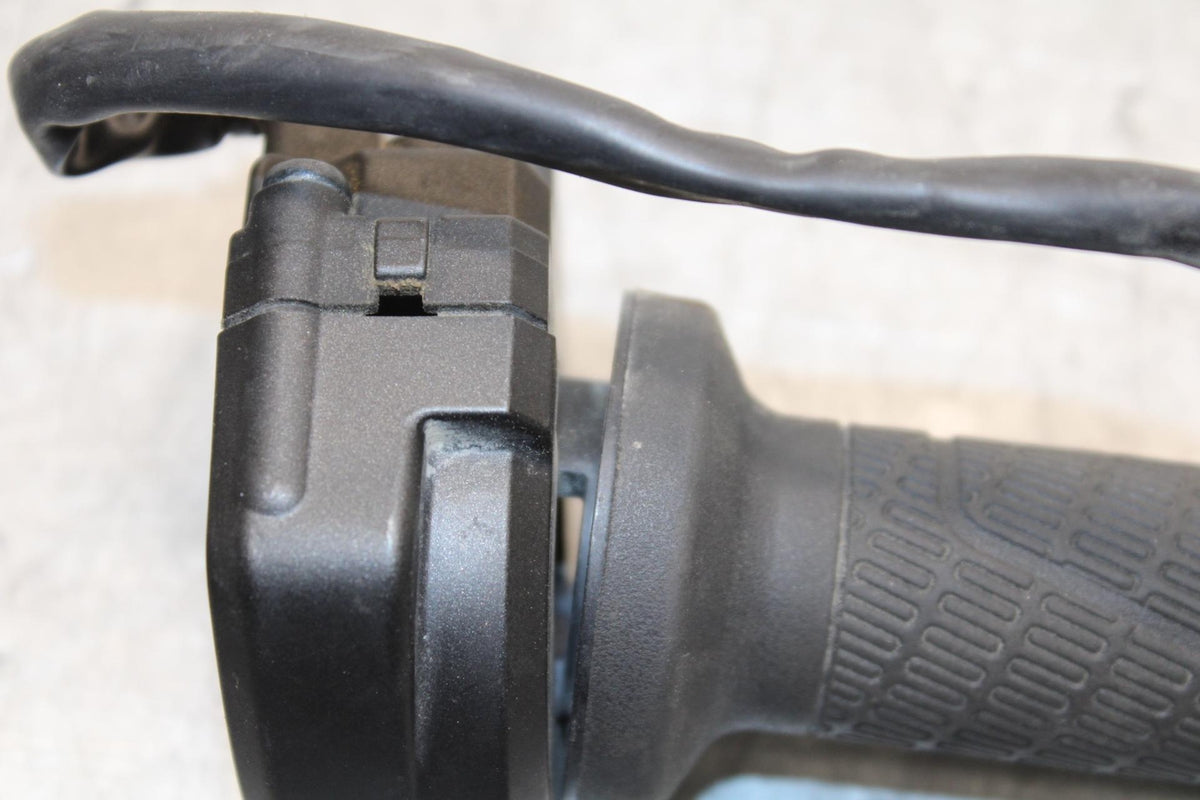 19-20 KTM 790 DUKE 790 RIGHT THROTTLE GRIP BB570