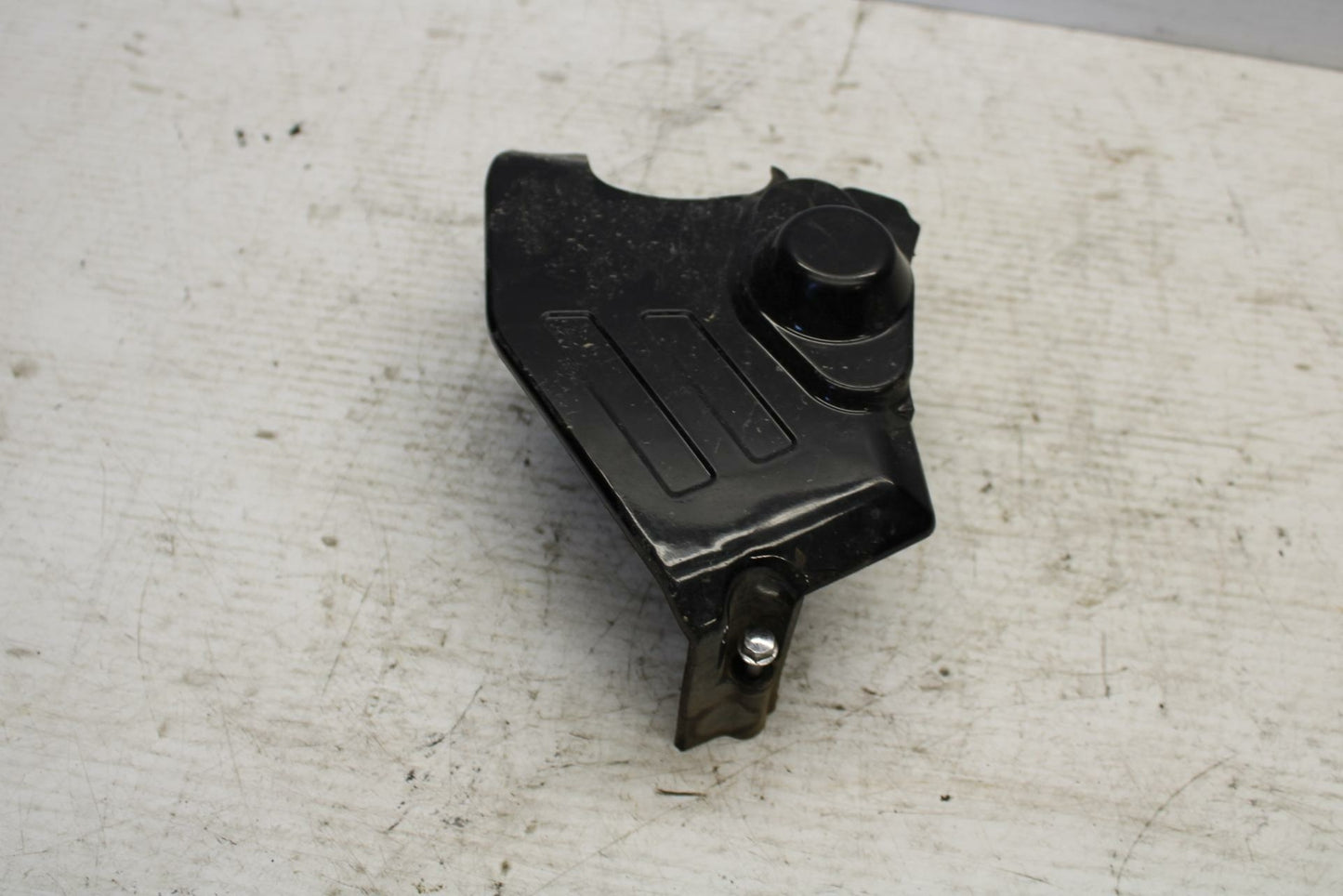 99-02 SUZUKI SV650S ENGINE SPROCKET COVER BB299