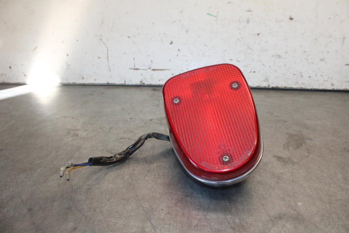 05-06 YAMAHA ROYAL STAR TAILLIGHT REAR TAIL BRAKE LIGHT BB697