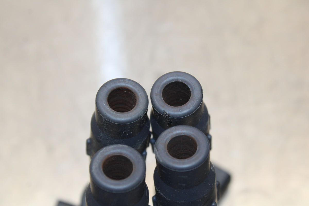 11 SUZUKI GSXR1000 IGNITION COILS COIL SPARK PLUG CAPS BB142