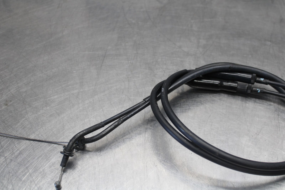 23 KAWASAKI Z900RS THROTTLE CABLES LINES & HOUSING BB935