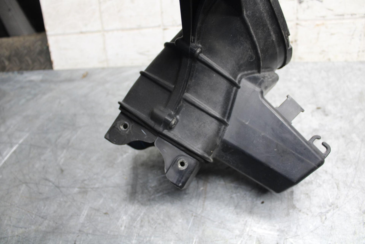 2009 Kawasaki Ninja ZX6R ZX600R UPPER FAIRING MIRROR GAUGES STAY BRACKET BB538