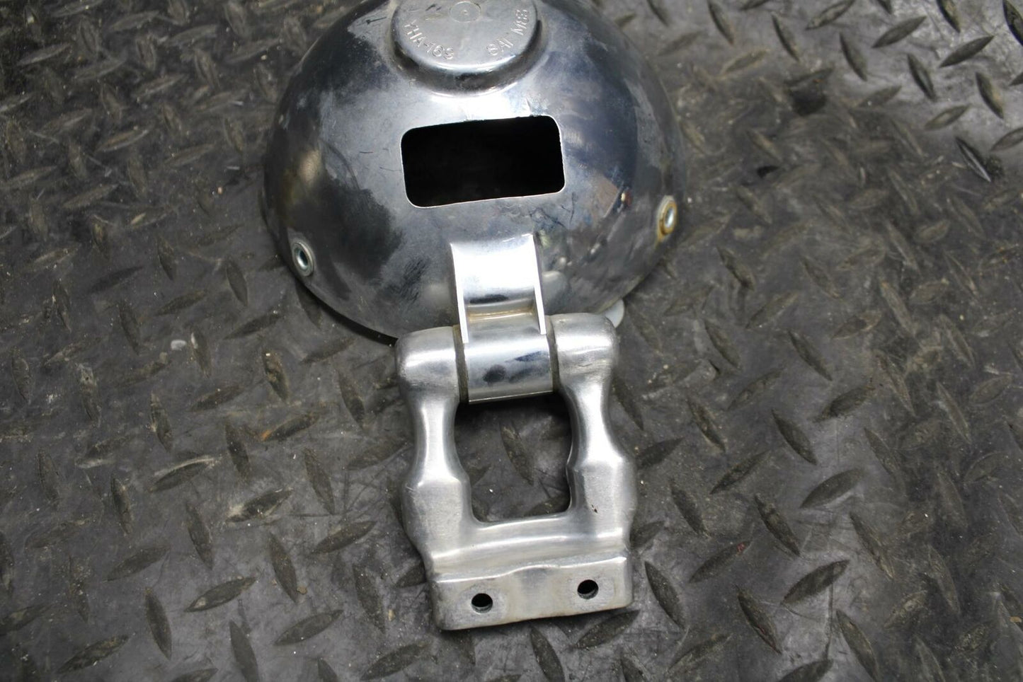 84-85 YAMAHA VIRAGO 1000 HEADLIGHT CASE HOUSING BUCKET BB173