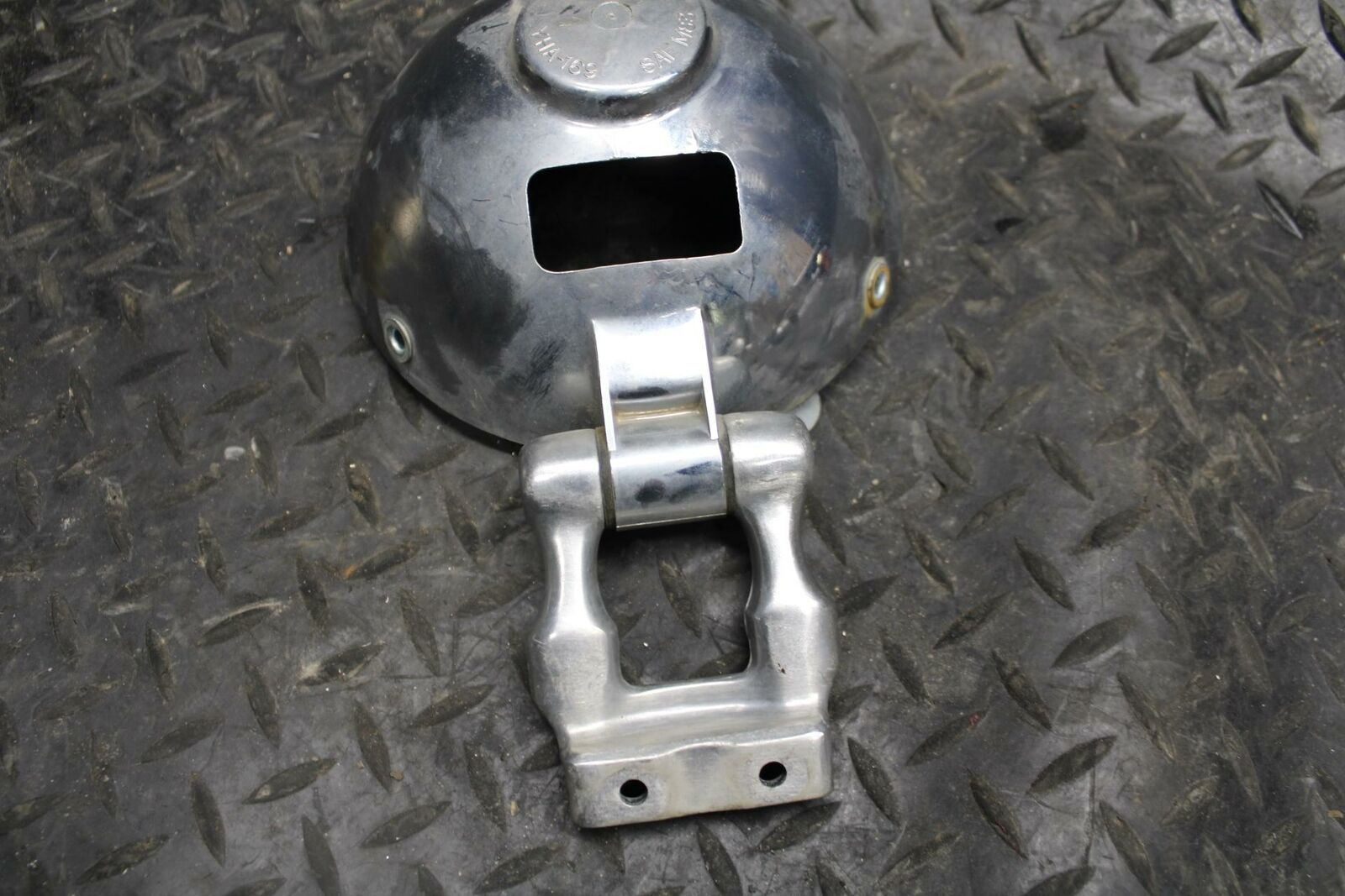 84-85 YAMAHA VIRAGO 1000 HEADLIGHT CASE HOUSING BUCKET BB173