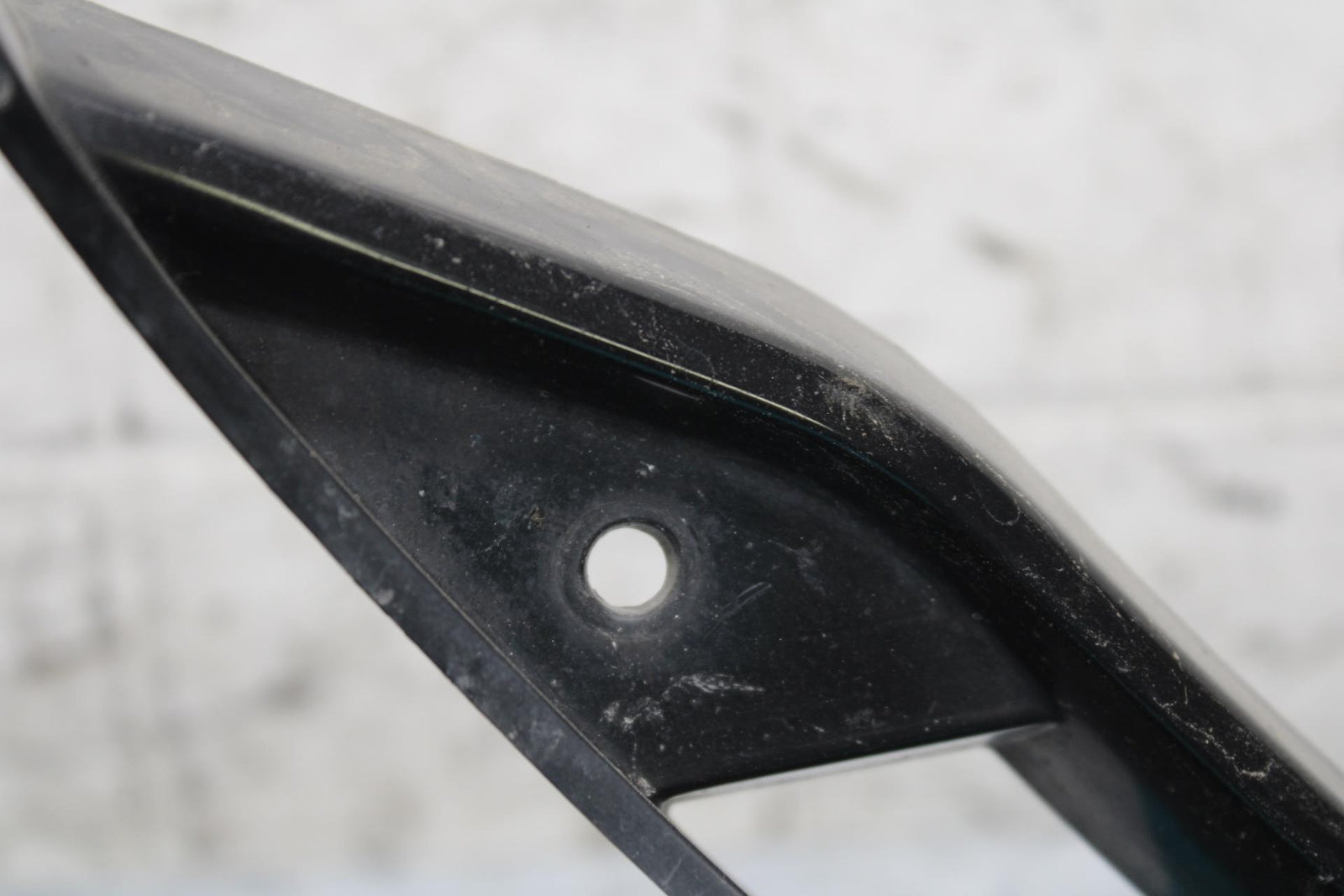 2007 Yamaha YZF R1 FRONT LOWER CENTER COWL FAIRING BB575