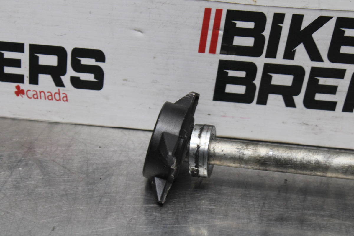 23-24 YAMAHA MT-07 REAR AXLE BACK WHEEL RIM PIVOT BOLT AXEL BB927