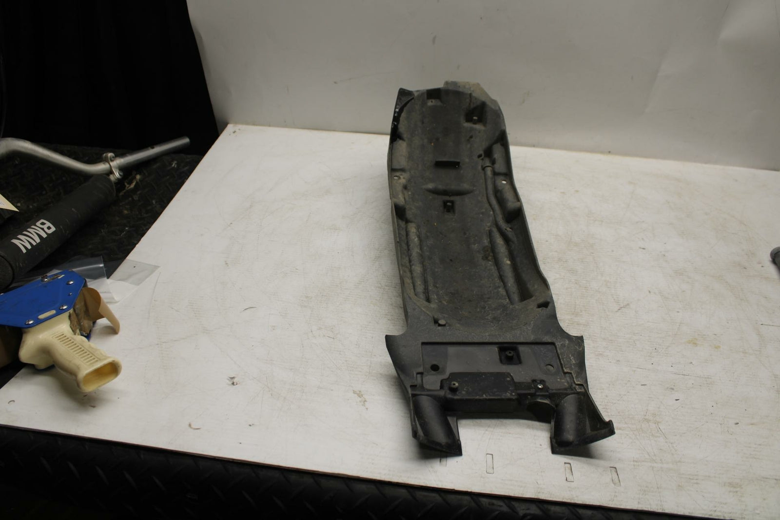 07-13 BMW R1200GS ADVENTURE REAR BACK TAIL UNDERTAIL BATTERY TRAY PLASTIC BB368