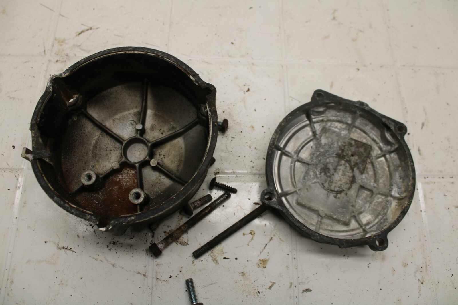 80-83 YAMAHA MAXIM 650 XJ650 STATOR COVER W/ ENGINE SIDE COVER BB403