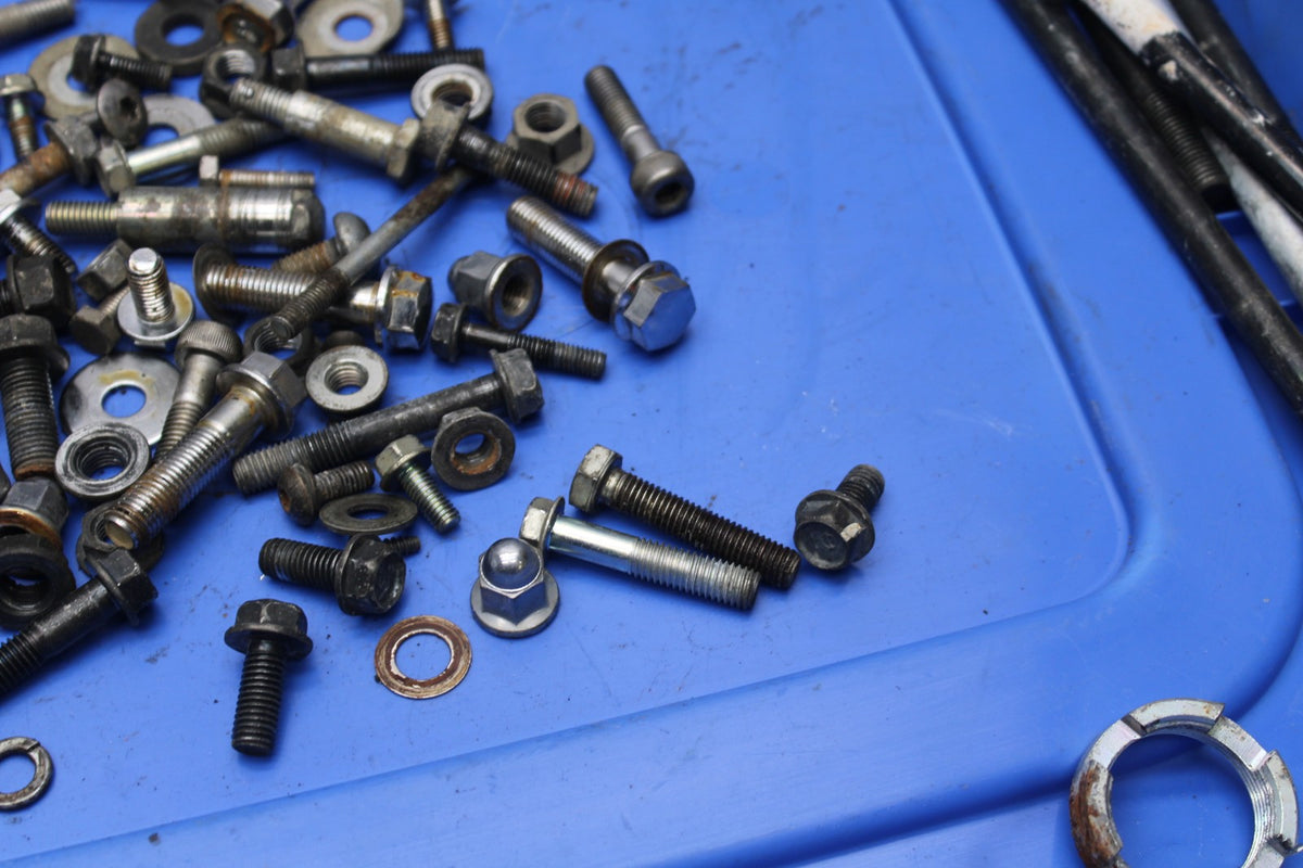 09 HONDA SHADOW 750 VT750 C2 MOUNTING BOLTS HARDWARE MOTOR SCREWS BB809