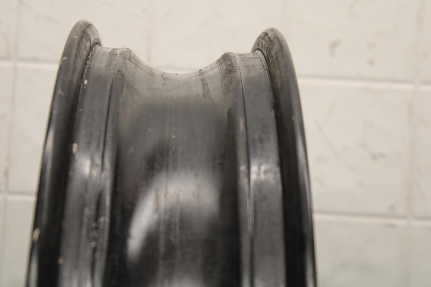 1997 Suzuki Bandit 1200 GSF1200S FRONT WHEEL BB559