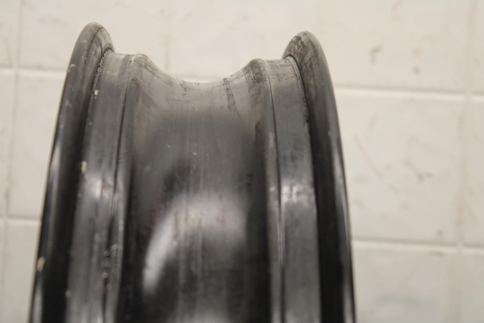 1997 Suzuki Bandit 1200 GSF1200S FRONT WHEEL BB559