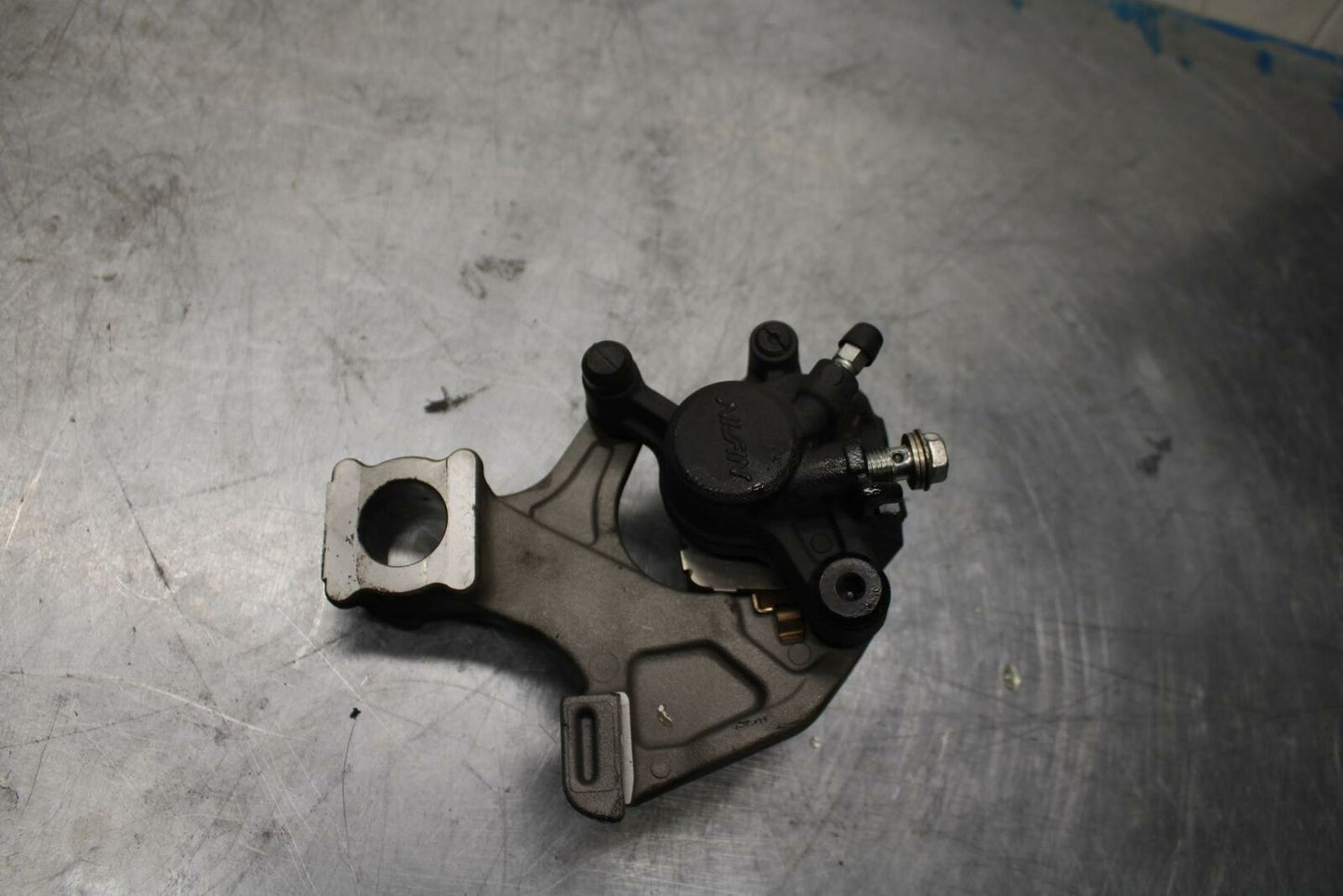 11-22 SUZUKI GSXR600 REAR BACK BRAKE CALIPER W MOUNT BRACKET BB417