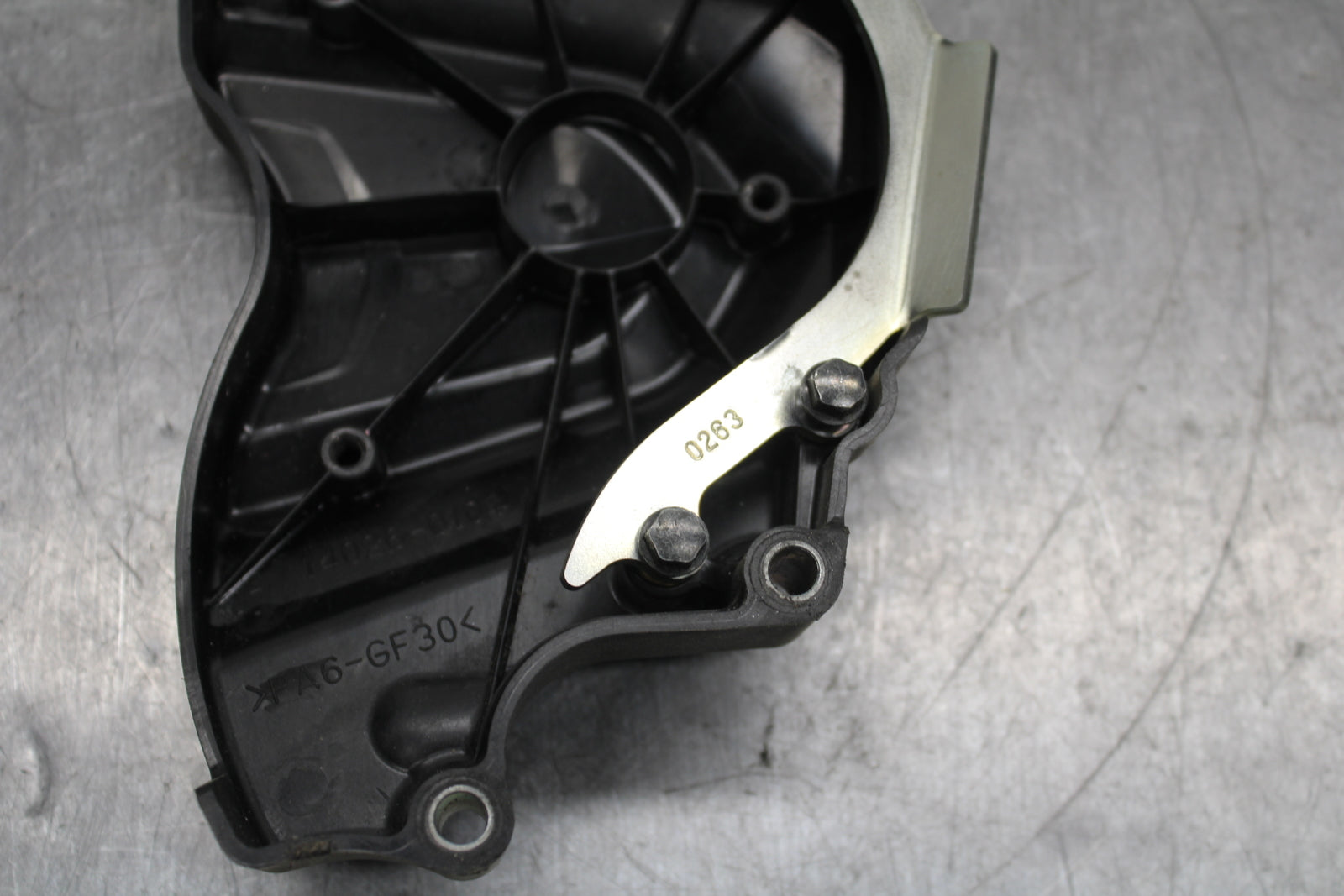 19-23 KAWASAKI NINJA ZX6R ENGINE SPROCKET COVER BB749