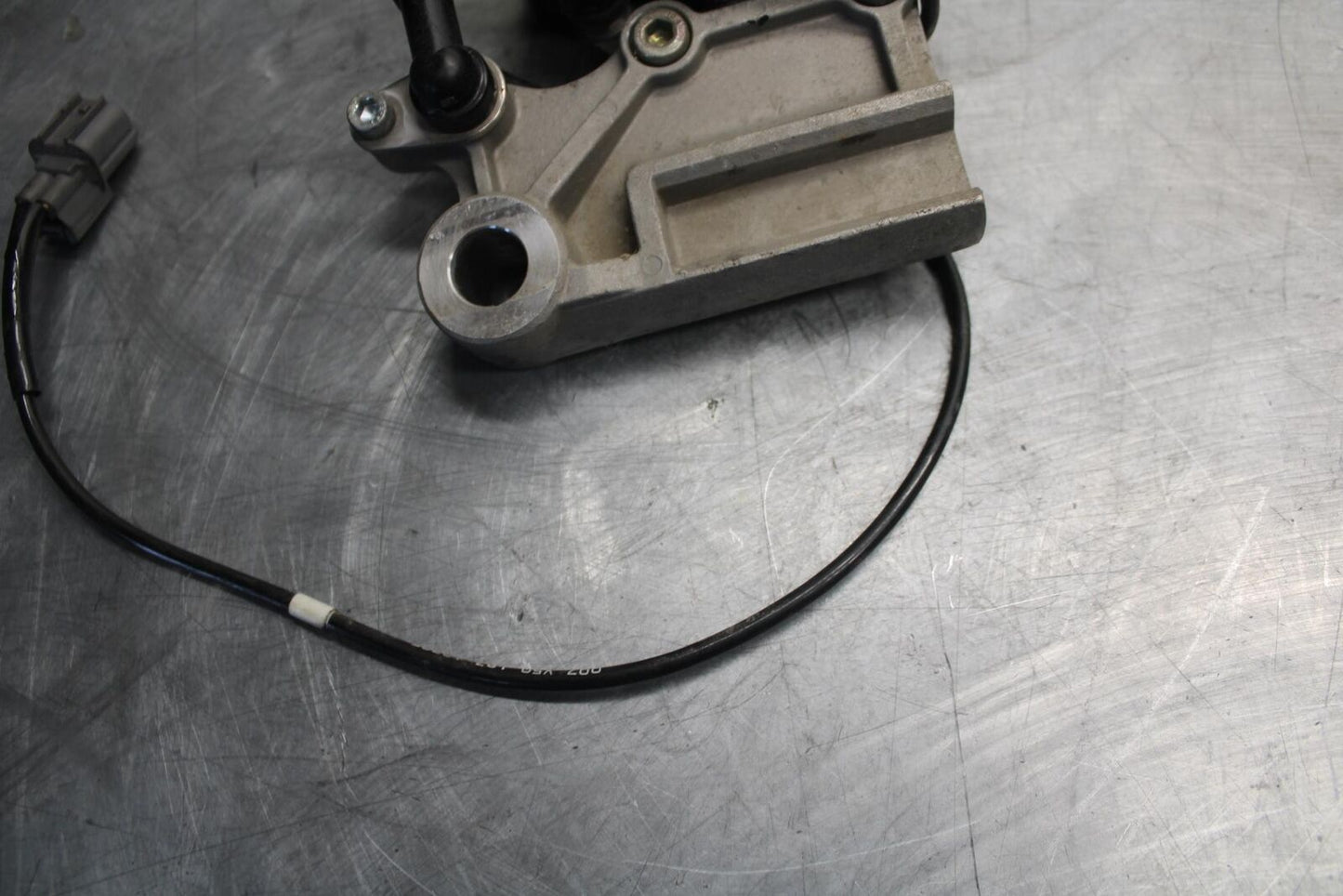 2015 Kawasaki Ninja 300 EX300B ABS REAR BACK BRAKE CALIPER W MOUNT BRACKET BB518