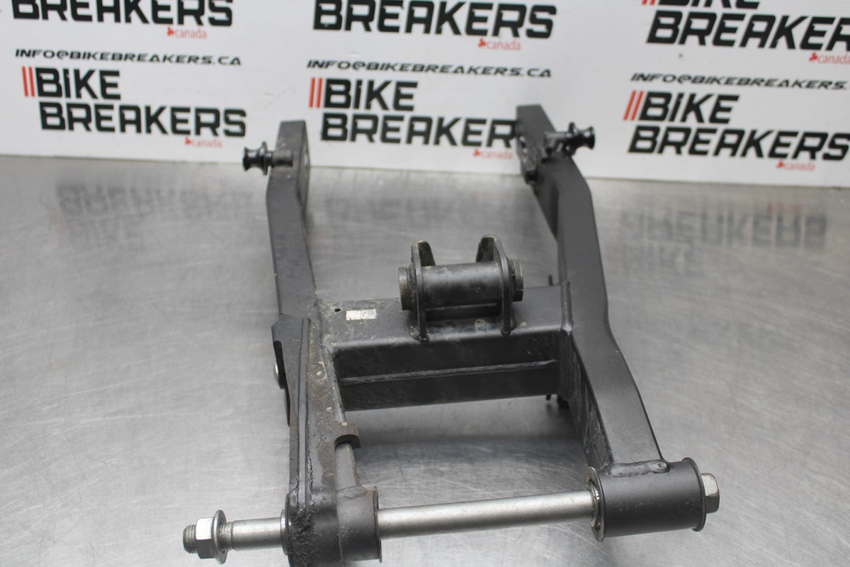 18-26 KAWASAKI Z400 REAR SWINGARM BACK SUSPENSION SWING ARM BB852
