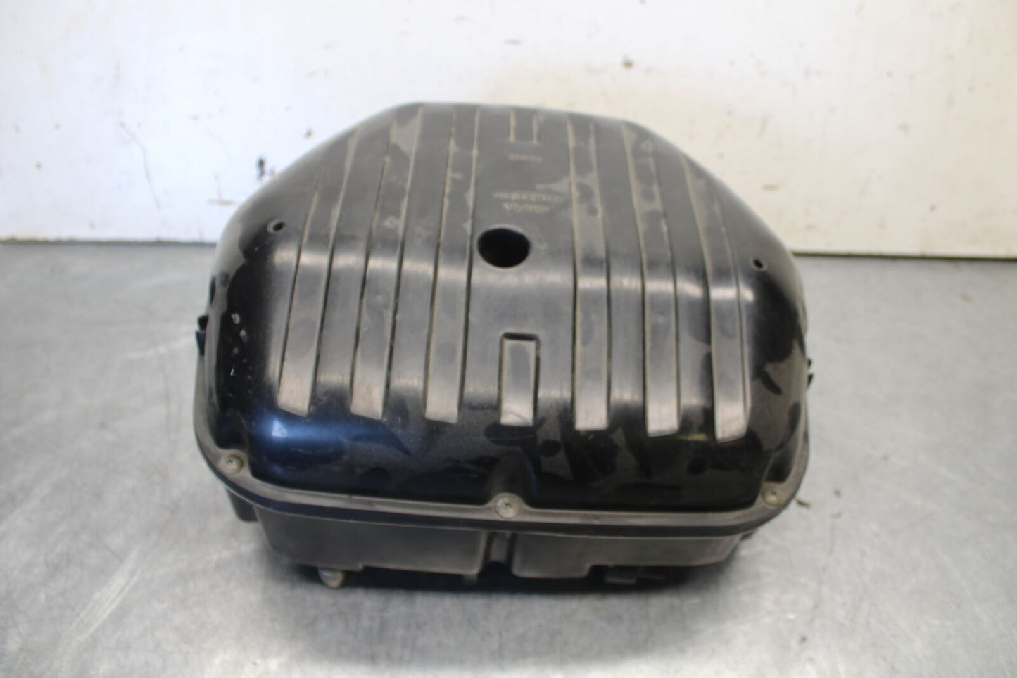 04-05 SUZUKI GSXR600 AIRBOX AIR INTAKE FILTER BOX 13700-29G00 13741-29G00 BB658
