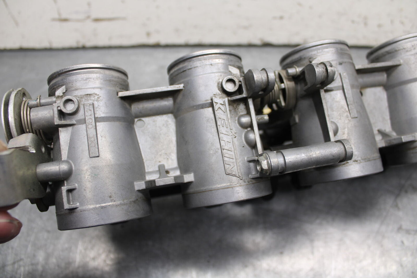 05-06 SUZUKI GSXR1000 MAIN FUEL INJECTORS / THROTTLE BODIES 13405-41G00 BB677