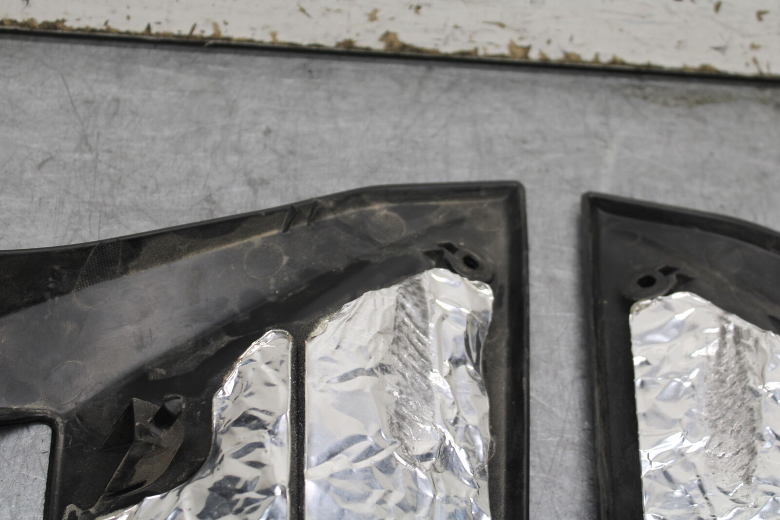 18-24 KAWASAKI NINJA 650 LEFT & RIGHT MID UPPER SIDE FAIRING COWL PLASTIC BB725