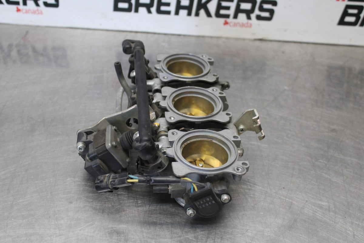 12 TRIUMPH STREET TRIPLE R MAIN FUEL INJECTORS / THROTTLE BODIES BB914