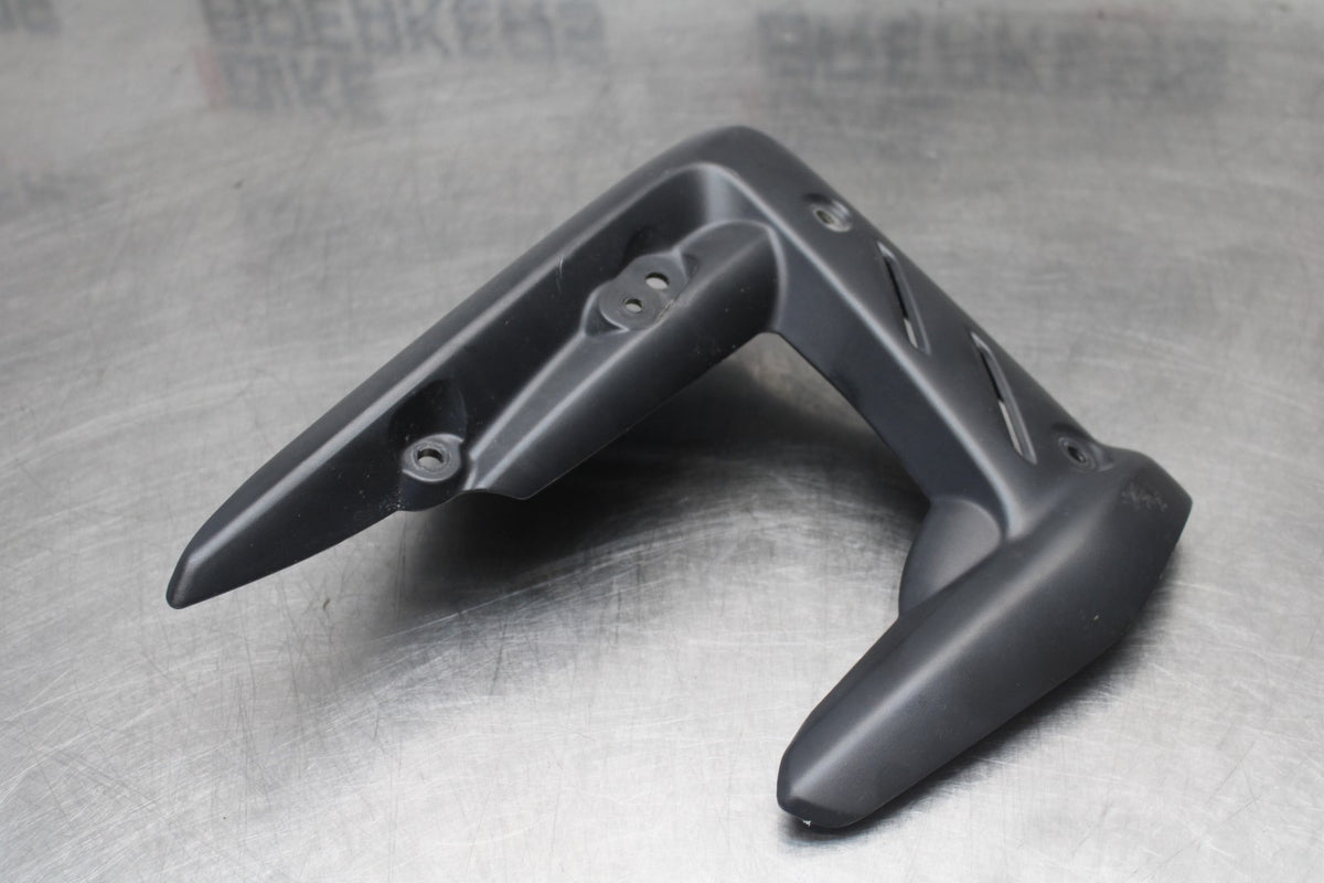 12 TRIUMPH STREET TRIPLE R RIGHT MID UPPER SIDE FAIRING COWL PLASTIC BB914