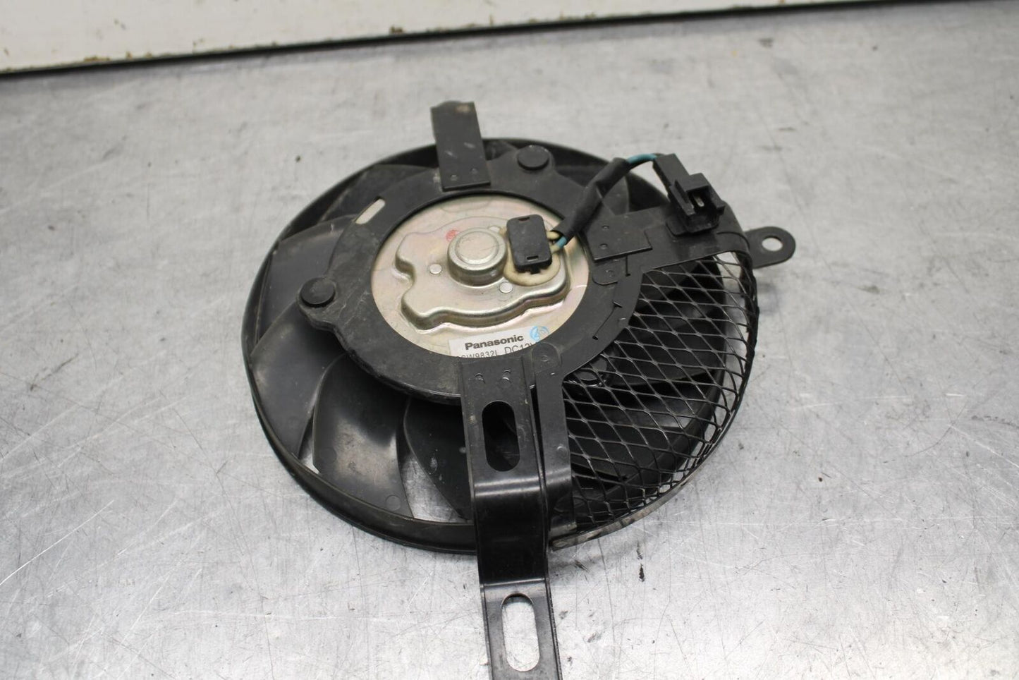 11-24 SUZUKI GSXR  600 750 ENGINE RADIATOR COOLING FAN BB95