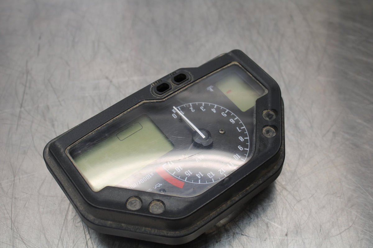 05-06 HONDA CBR600RR SPEEDO TACH GAUGES CLUSTER SPEEDOMETER TACHOMETER BB149
