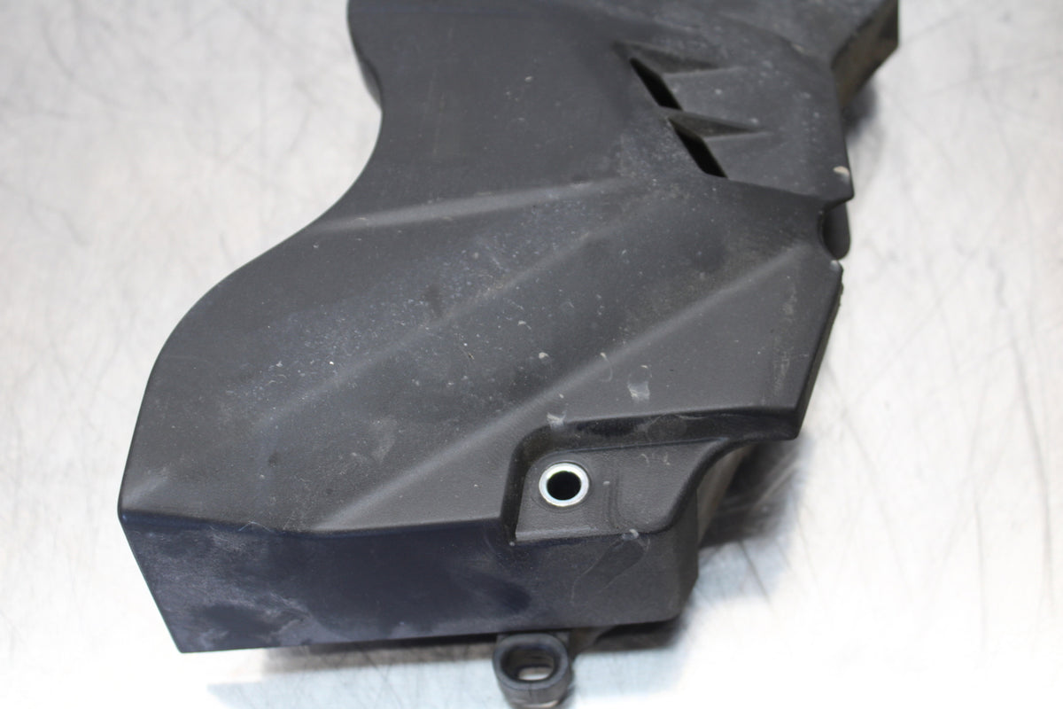 23 YAMAHA YZF R3 ENGINE SPROCKET COVER BB147