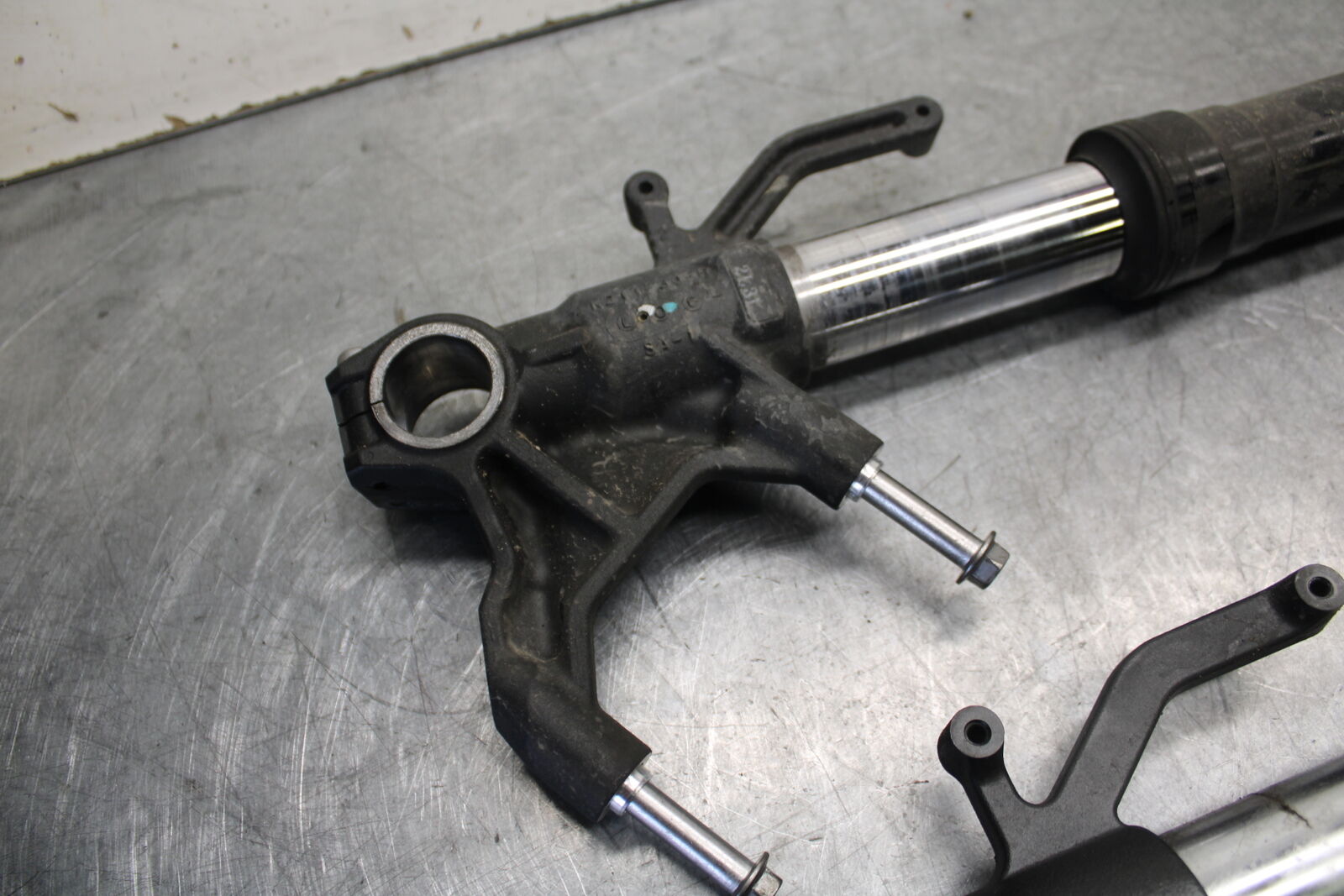 13-18 KAWASAKI NINJA ZX6R FRONT FORKS SHOCK SUSPENSION SET PAIR  BB682