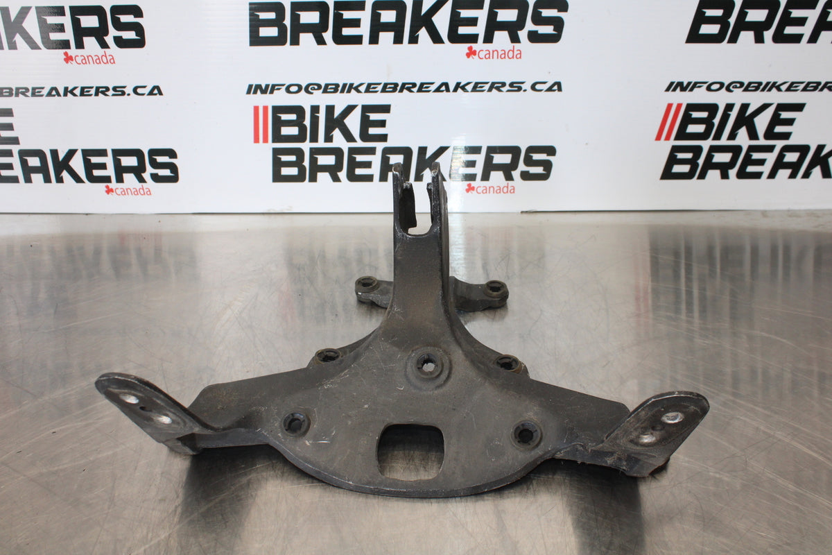 07-08 YAMAHA YZF R1 UPPER FAIRING MIRROR GAUGES STAY BRACKET BB160