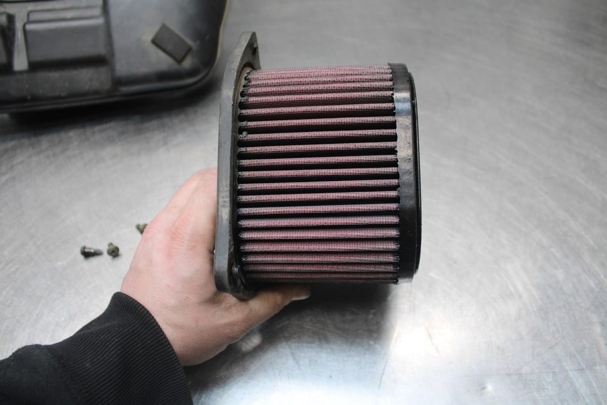 2006 Suzuki Boulevard C90 AIRBOX AIR INTAKE FILTER BOX BB849