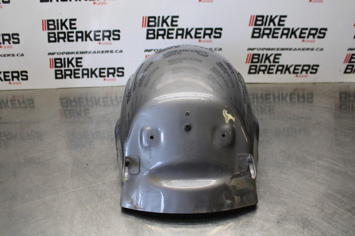05 TRIUMPH ROCKET III REAR BACK WHEEL FENDER MUD GUARD BB186