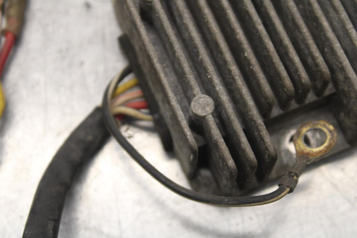 80-83 SUZUKI GS750E RECTIFIER VOLTAGE REGULATOR BB82
