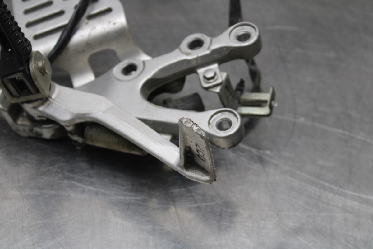 08-16 YAMAHA YZF R6 RIGHT REARSET REAR SET DRIVER FOOT PEG REST STOP BB798