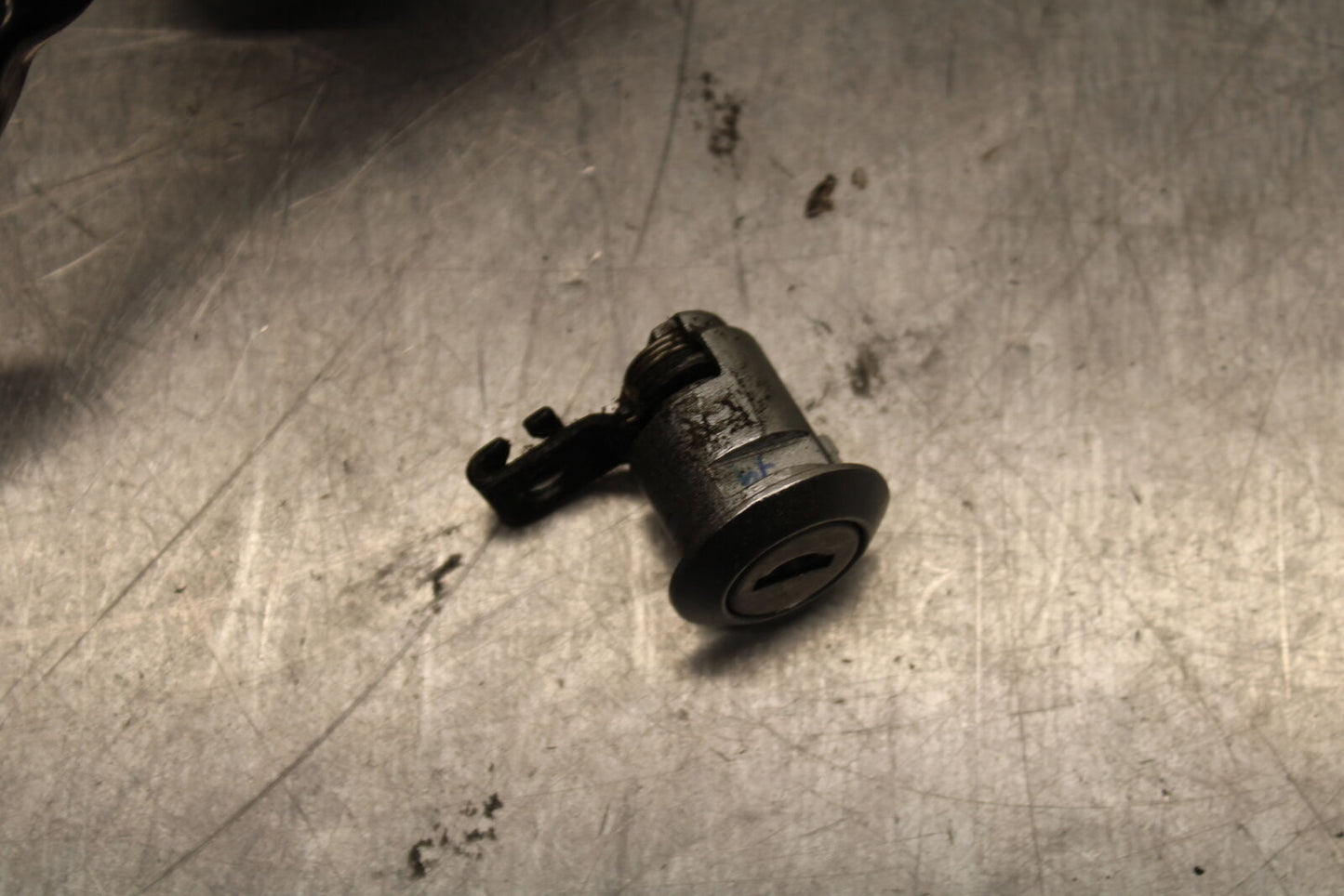 19-22 KAWASAKI Z400 IGNITION LOCK KEY SET W/ GAS CAP AND SEAT LOCK BB738