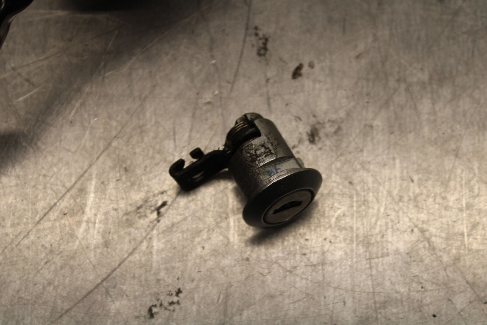 19-22 KAWASAKI Z400 IGNITION LOCK KEY SET W/ GAS CAP AND SEAT LOCK BB738